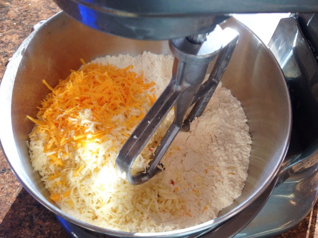 Slow Cooker Cheddar Pepper Jack Bread